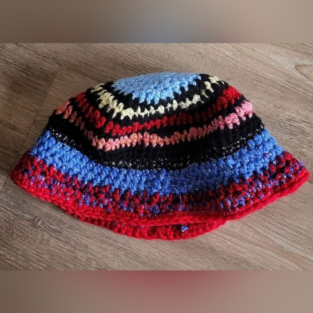 Handknit Bucket Hat - Picture 2 of 2